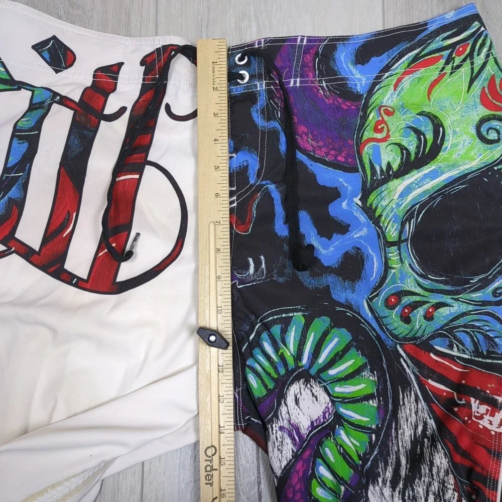 VTG Y2K O'Neil Byerly Freak Boardshorts Mens 40 White Skull Octopus Wax Comb 10